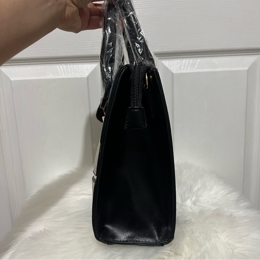 π *NWT* Chicβ Geometric Handbag - Black, Cream, and Teal - Picture 5 of 8